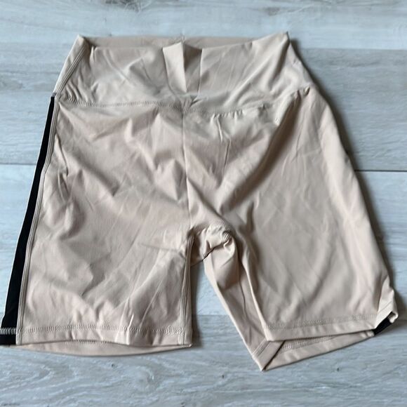ILUS PARALLEL SHORTS SHIFTING SAND L NWT IN PKG - Picture 4 of 6